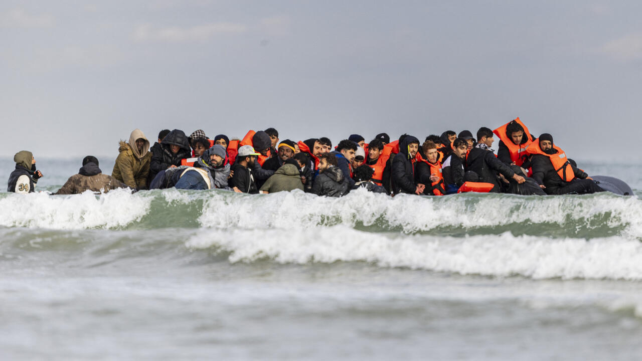 « Trois migrants trouvés morts lors d’une tragique tentative de traversée vers l’Angleterre »